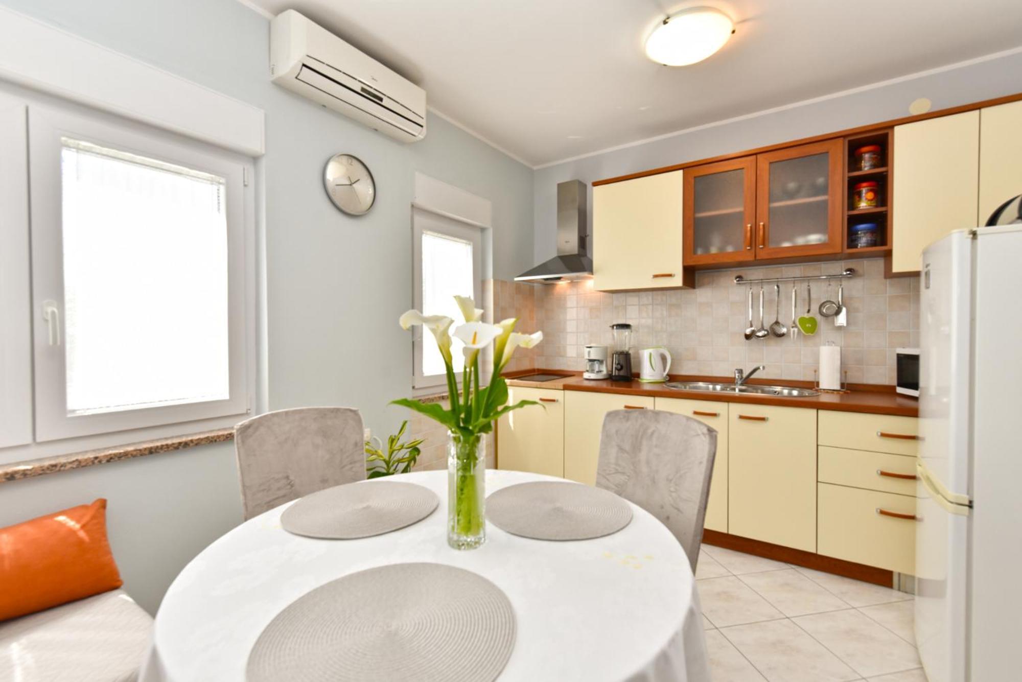 Apartments Nevina 1230 Pula Extérieur photo